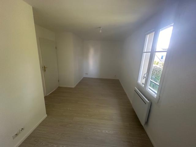 Location maison F4 Le Coudray Montceaux - Photo 6