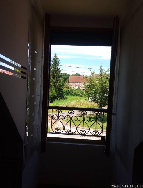 Location maison F5 Jouy sur Morin - Photo 2