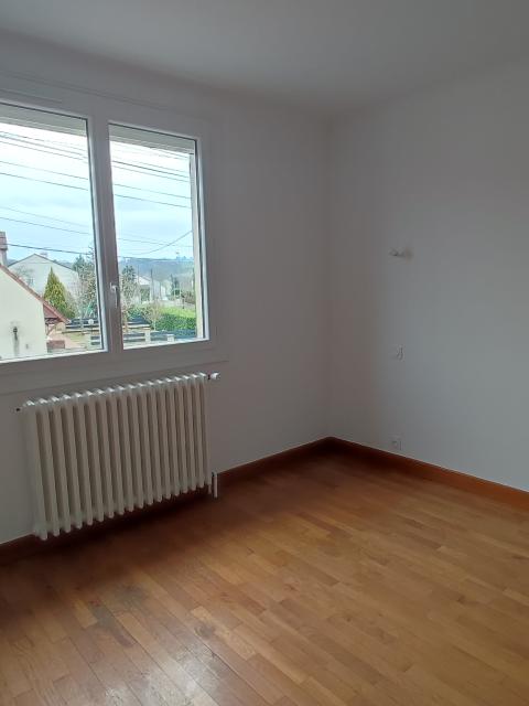 Location maison F6 Cusset - Photo 7