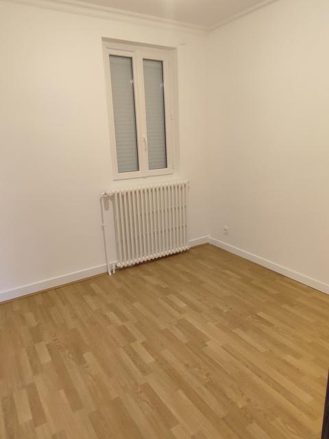 Location maison F6 Cusset - Photo 9