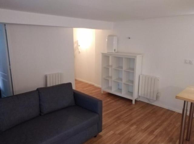 Location studio St Etienne - Photo 2