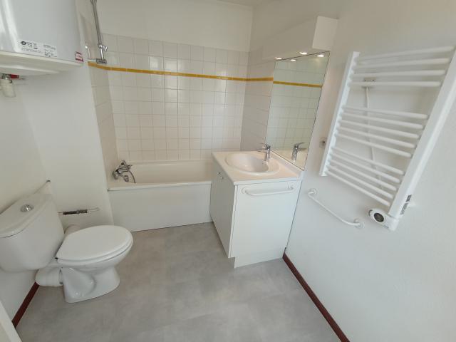 Location studio St Etienne - Photo 4