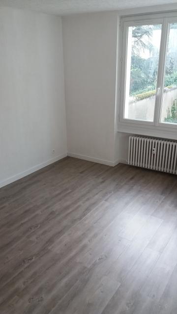 Location studio St Etienne - Photo 3