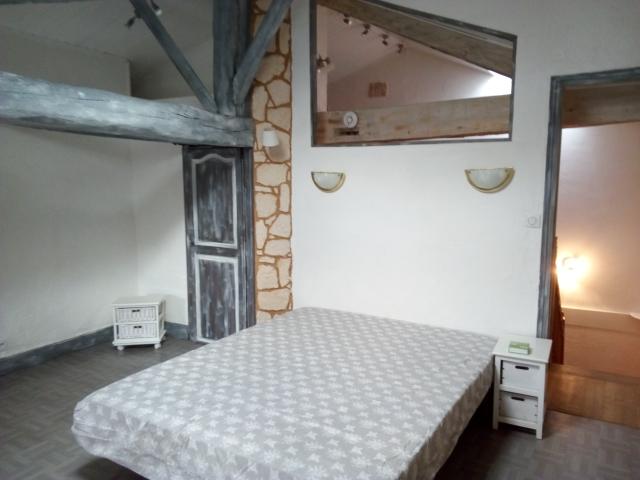 Location maison F5 Ruffec - Photo 2