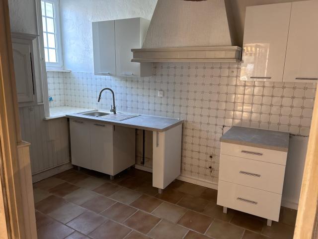 Location maison F5 Ruffec - Photo 3