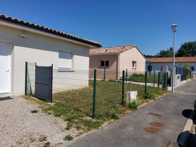 Location maison F6 L'Isle Jourdain - Photo 2