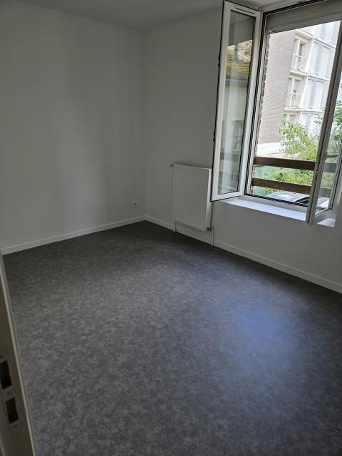 Location appartement T1 Chalons en Champagne - Photo 2
