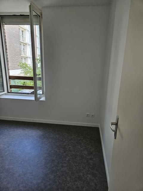 Location appartement T1 Chalons en Champagne - Photo 3