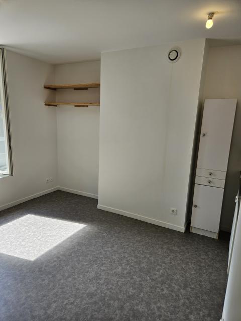 Location appartement T1 Chalons en Champagne - Photo 6