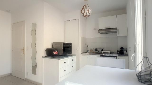 Location studio Marseille 05 - Photo 1