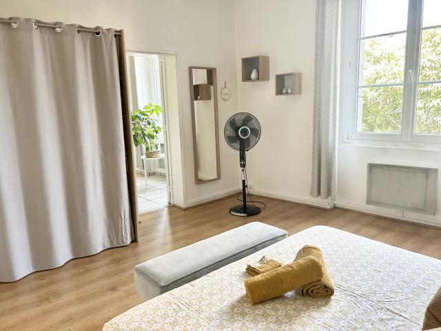 Location appartement T2 Marseille 01 - Photo 3