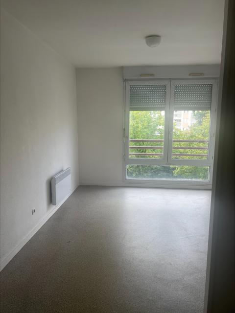 Location studio Lyon 8 - Photo 1
