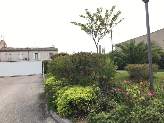 Location appartement T2 Marseille 08 - Photo 1