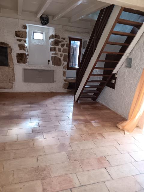 Location maison F2 Ailhon - Photo 2
