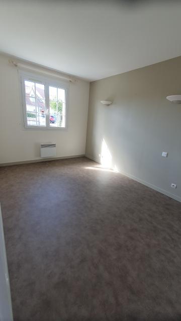 Location maison F4 Neuville sur Sarthe - Photo 5