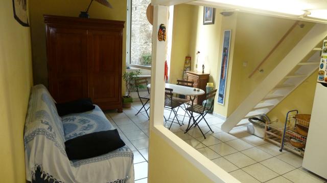 Location appartement T1 Marseille 06 - Photo 1