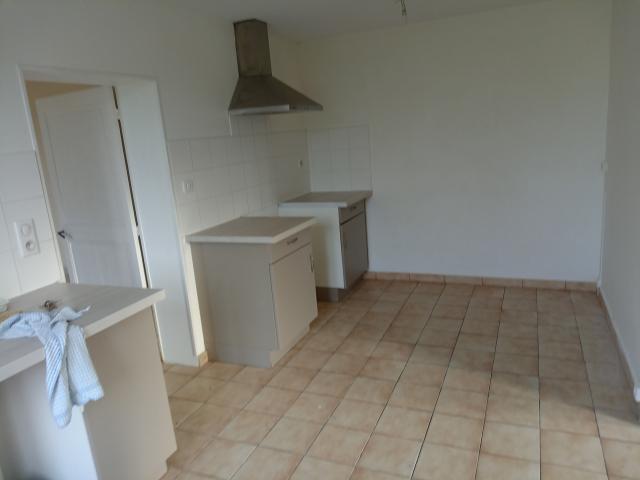 Location maison F6 Salles d'Angles - Photo 2