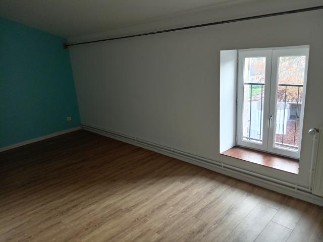 Location maison F6 Salles d'Angles - Photo 3