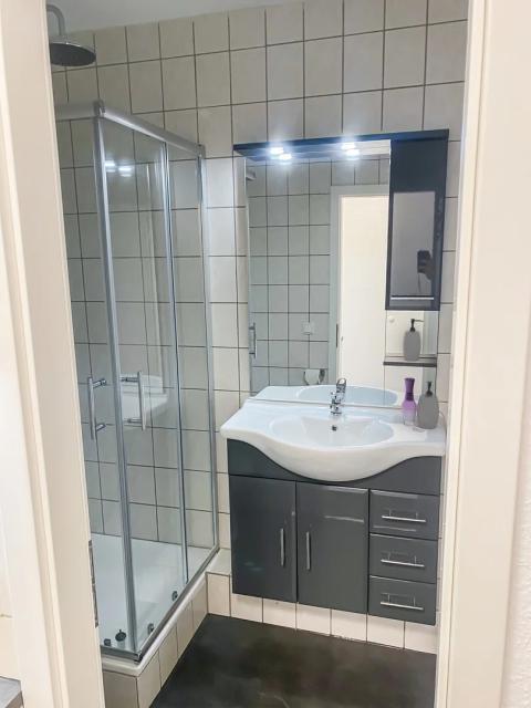 Location appartement T1 Paris 14 - Photo 4