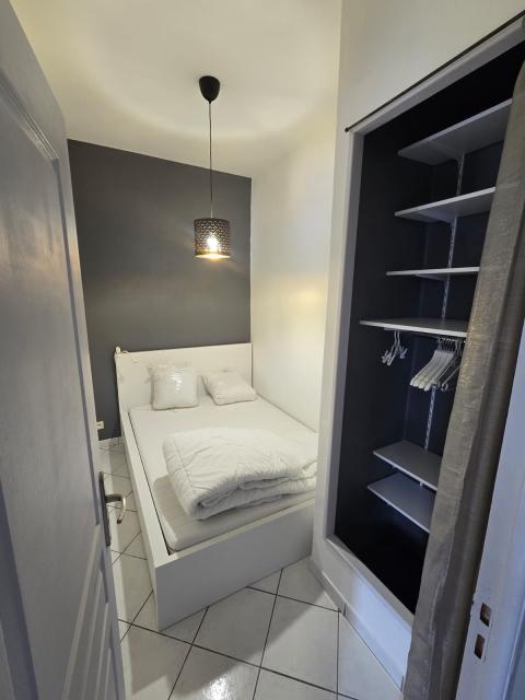 Location appartement T2 Marseille 07 - Photo 5