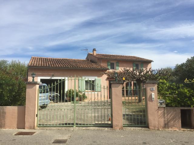 Location maison F6 Maubec - Photo 3