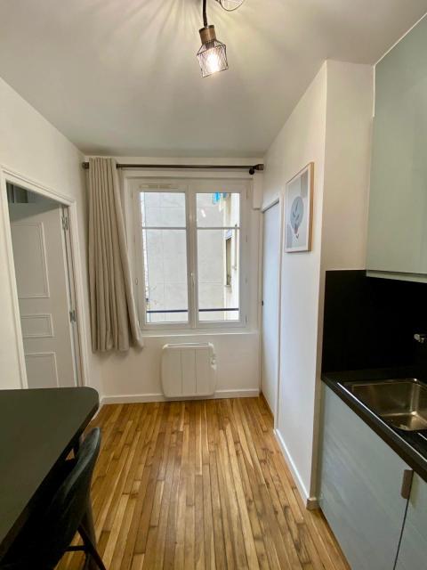 Location appartement T2 Paris 18 - Photo 2