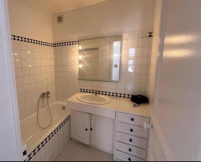 Location appartement T2 Paris 18 - Photo 3