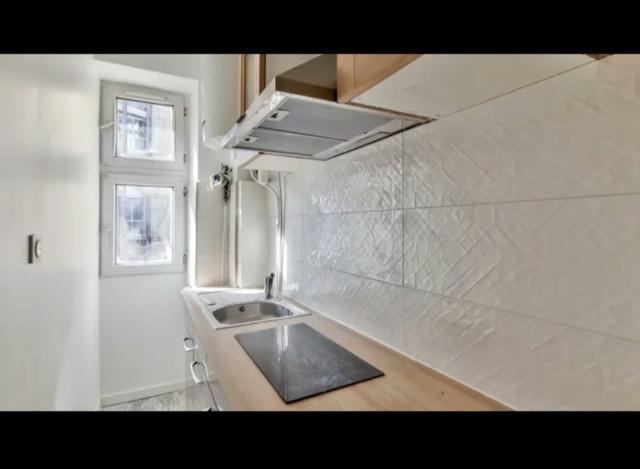 Location appartement T2 Paris 18 - Photo 7