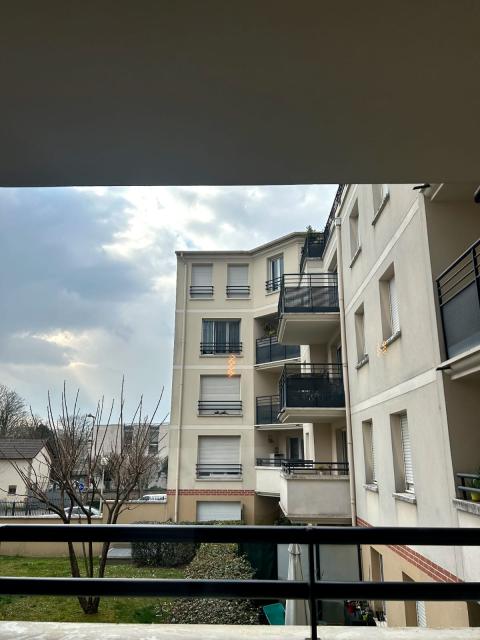 Location studio Neuilly sur Marne - Photo 2