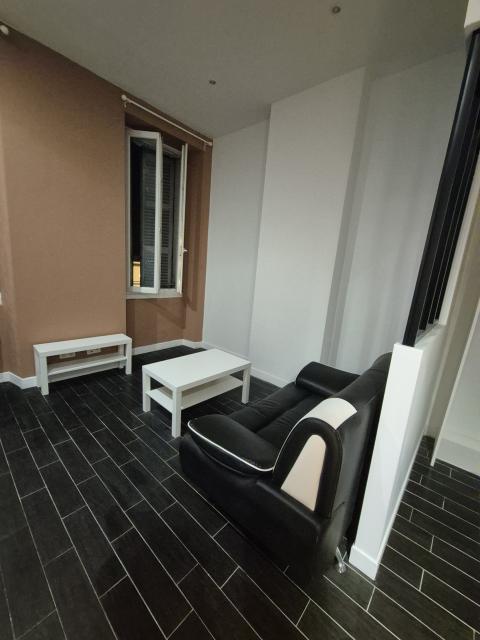 Location studio Marseille 02 - Photo 3
