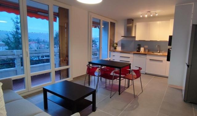 Location appartement T5 Bron - Photo 2