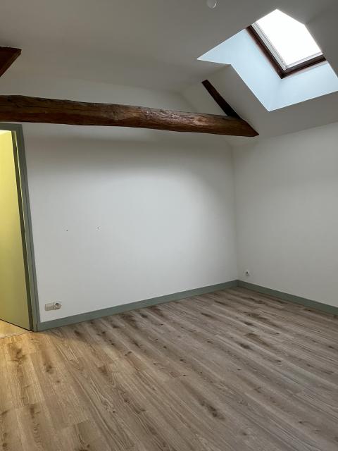Location maison F6 Seuilly - Photo 8