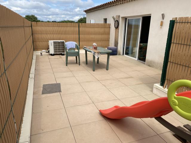 Location appartement T3 St Quentin la Poterie - Photo 2