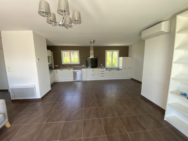 Location appartement T3 St Quentin la Poterie - Photo 4