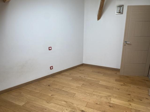 Location appartement T5 Fontaines St Martin - Photo 4