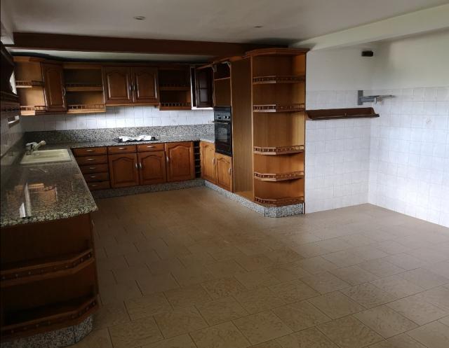 Location maison F6 Epernon - Photo 2