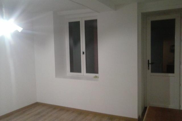 Location maison F2 Villaines la Carelle - Photo 2