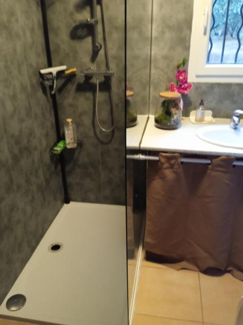 Location chambre Cornillon Confoux - Photo 3
