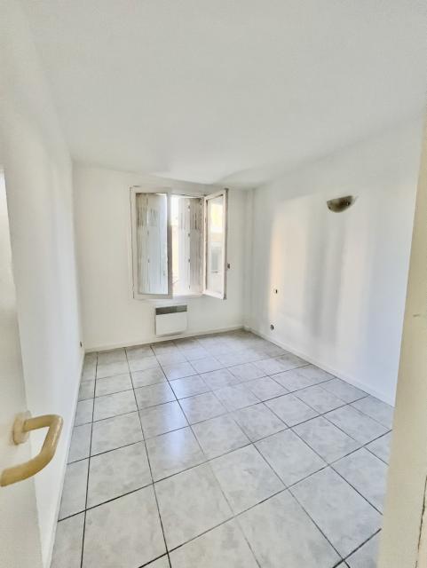 Location appartement T2 Marseille 05 - Photo 3