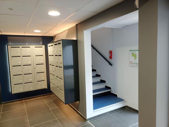 Location studio St Etienne - Photo 4
