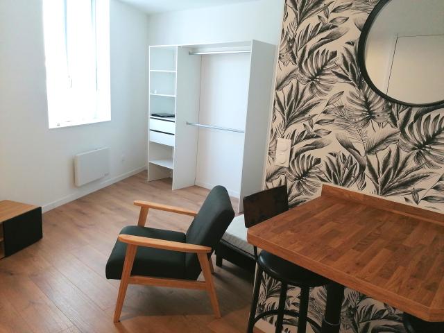 Location studio Ruelle sur Touvre - Photo 3