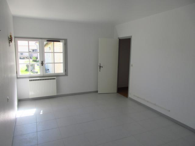 Location appartement T2 St Genis de Saintonge - Photo 4