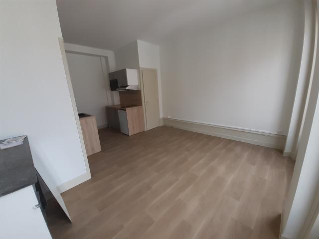 Location studio St Etienne - Photo 2