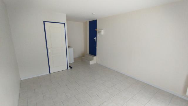 Location studio St Cyr en Val - Photo 3