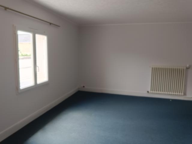 Location maison F8 Doue la Fontaine - Photo 3