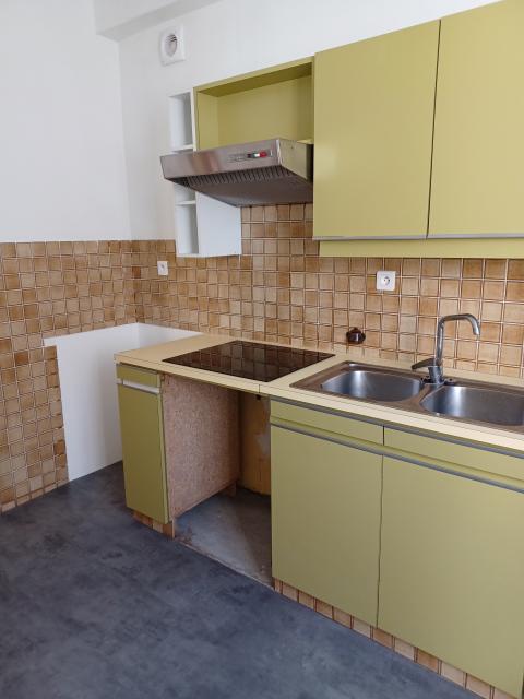 Location maison F6 Cours la Ville - Photo 2