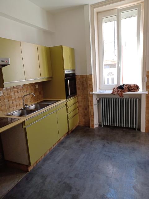 Location maison F6 Cours la Ville - Photo 4