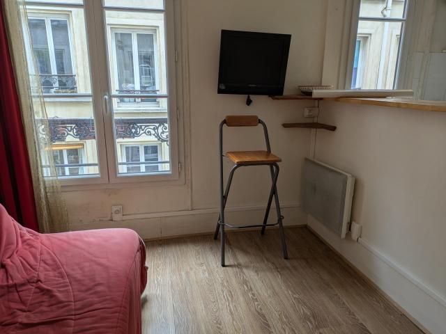 Location appartement T2 Paris 18 - Photo 4