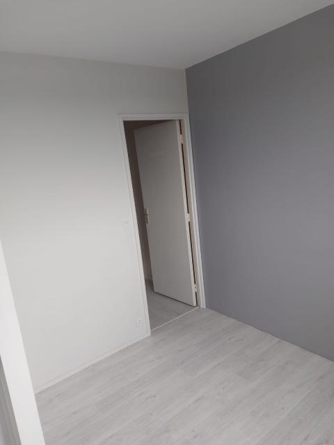 Location studio St Cyr sur Loire - Photo 4