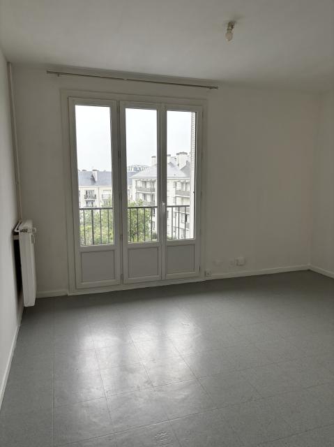 Location studio St Cyr sur Loire - Photo 4